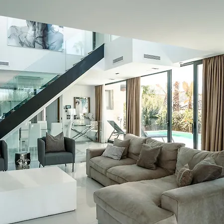 Azur Villa *
